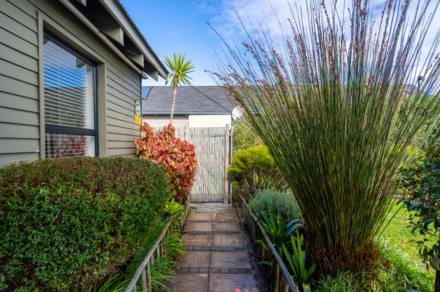 To Let 3 Bedroom Property for Rent in Lake Michelle Western Cape